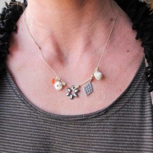 grigri-fleur-blanc argent corail