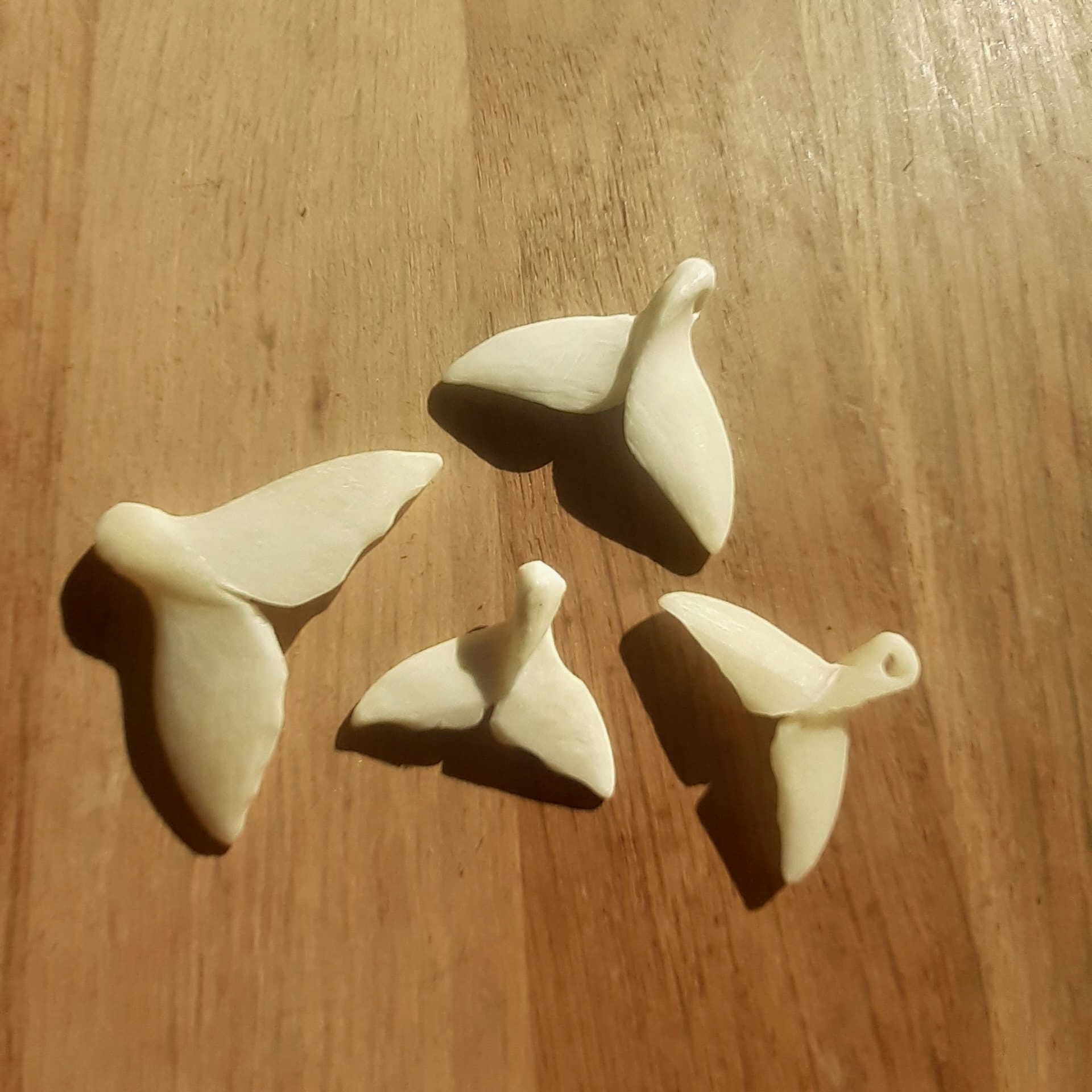 queue-baleine- os-baleine pendentif os de baleine