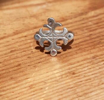 Bague berbère en argent à motif de croix – Maroc